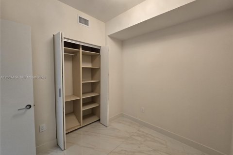 Condominio en alquiler en Miami, Florida, 1 dormitorio, 95.5 m2 № 2071951 - foto 21