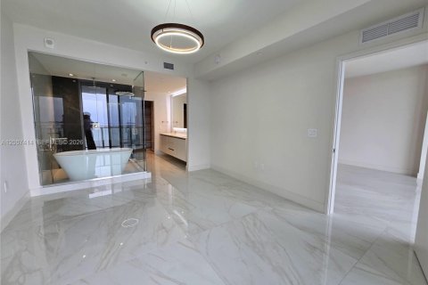 Condominio en alquiler en Miami, Florida, 1 dormitorio, 95.5 m2 № 2071951 - foto 25