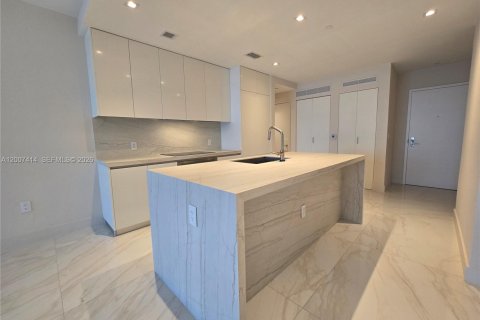 Condominio en alquiler en Miami, Florida, 1 dormitorio, 95.5 m2 № 2071951 - foto 8