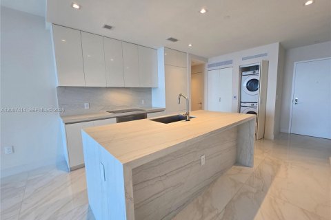 Condominio en alquiler en Miami, Florida, 1 dormitorio, 95.5 m2 № 2071951 - foto 9