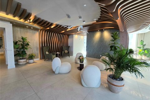 Condominio en alquiler en Miami, Florida, 1 dormitorio, 95.5 m2 № 2071951 - foto 5