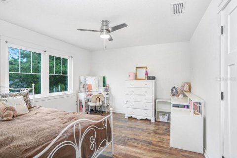 House in Tampa, Florida 4 bedrooms, 210.42 sq.m. № 2157126 - photo 22
