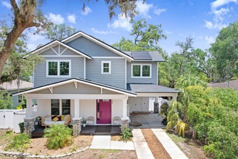 House in Tampa, Florida 4 bedrooms, 210.42 sq.m. № 2157126 - photo 2