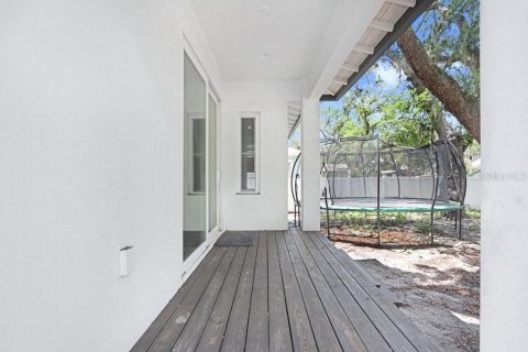 House in Tampa, Florida 4 bedrooms, 210.42 sq.m. № 2157126 - photo 29