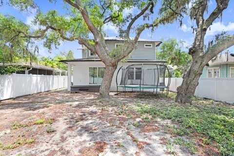 House in Tampa, Florida 4 bedrooms, 210.42 sq.m. № 2157126 - photo 28