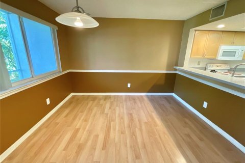 Townhouse in Largo, Florida 3 bedrooms, 135.73 sq.m. № 1900642 - photo 11