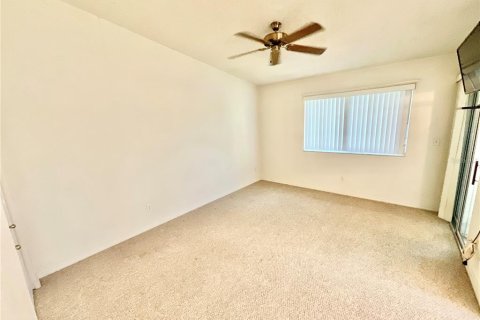 Townhouse in Largo, Florida 3 bedrooms, 135.73 sq.m. № 1900642 - photo 22