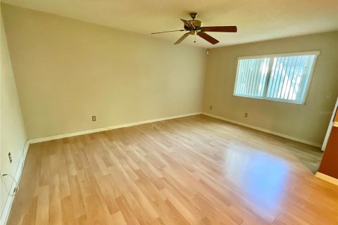 Townhouse in Largo, Florida 3 bedrooms, 135.73 sq.m. № 1900642 - photo 9