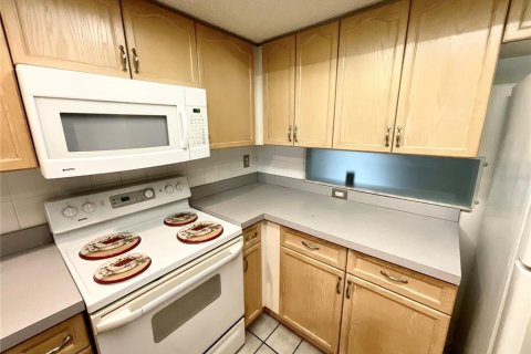 Townhouse in Largo, Florida 3 bedrooms, 135.73 sq.m. № 1900642 - photo 6