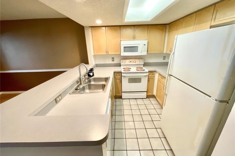 Townhouse in Largo, Florida 3 bedrooms, 135.73 sq.m. № 1900642 - photo 4