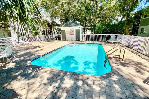 Townhouse in Largo, Florida 3 bedrooms, 135.73 sq.m. № 1900642 - photo 16