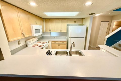 Townhouse in Largo, Florida 3 bedrooms, 135.73 sq.m. № 1900642 - photo 3