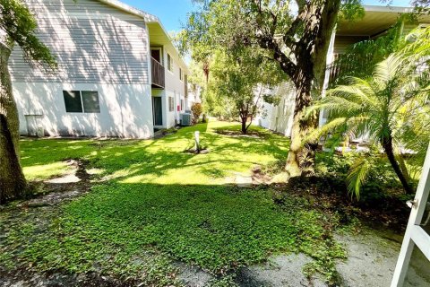 Townhouse in Largo, Florida 3 bedrooms, 135.73 sq.m. № 1900642 - photo 13