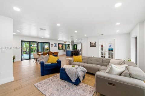 Купить виллу или дом в Пальметто-Бей, Флорида 4 спальни, 229.65м2, № 2049712 - фото 22