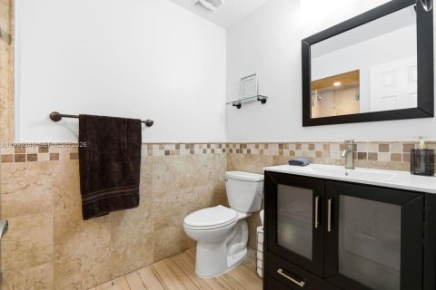 Купить виллу или дом в Пальметто-Бей, Флорида 4 спальни, 229.65м2, № 2049712 - фото 8