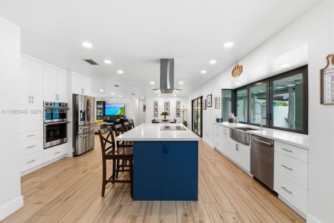 Купить виллу или дом в Пальметто-Бей, Флорида 4 спальни, 229.65м2, № 2049712 - фото 10