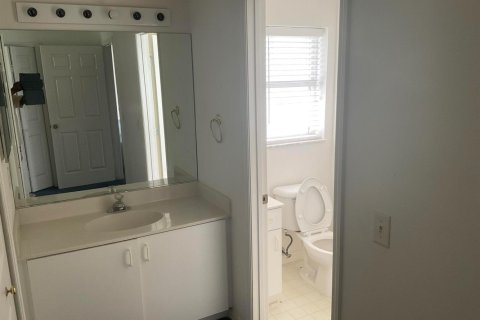 Villa ou maison à vendre à St. Lucie, Floride: 2 chambres, 131.92 m2 № 2245836 - photo 23