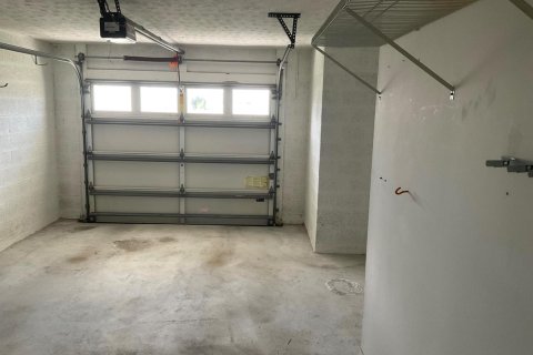 Villa ou maison à vendre à St. Lucie, Floride: 2 chambres, 131.92 m2 № 2245836 - photo 25