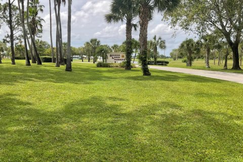 Villa ou maison à vendre à St. Lucie, Floride: 2 chambres, 131.92 m2 № 2245836 - photo 18
