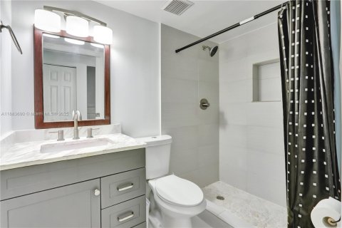 Купить таунхаус в Майами-Лейкс, Флорида 3 комнаты, 117.99м2, № 1950031 - фото 15