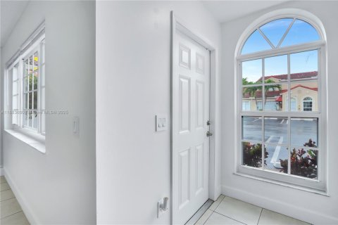 Купить таунхаус в Майами-Лейкс, Флорида 3 комнаты, 117.99м2, № 1950031 - фото 6