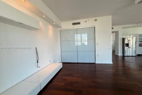 Copropriété à louer à Miami, Floride: 2 chambres, 107.12 m2 № 2033106 - photo 2