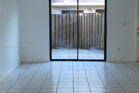 Townhouse in Lauderhill, Florida 2 bedrooms, 94.76 sq.m. № 1995432 - photo 16