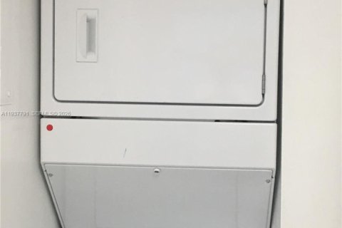 Townhouse in Lauderhill, Florida 2 bedrooms, 94.76 sq.m. № 1995432 - photo 17