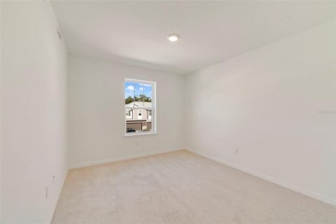 Townhouse in Oviedo, Florida 3 bedrooms, 165.74 sq.m. № 2390734 - photo 18