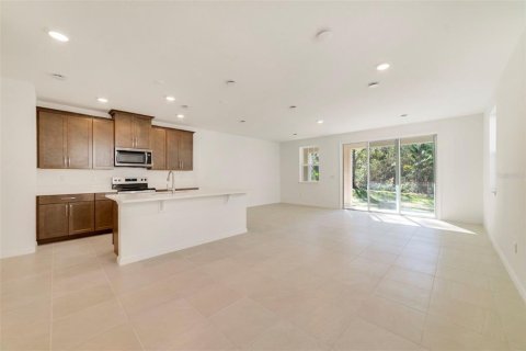 Townhouse in Oviedo, Florida 3 bedrooms, 165.74 sq.m. № 2390734 - photo 3