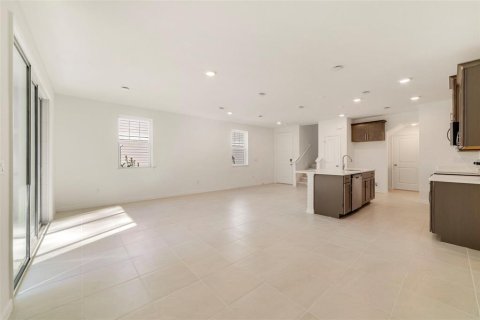 Townhouse in Oviedo, Florida 3 bedrooms, 165.74 sq.m. № 2390734 - photo 10