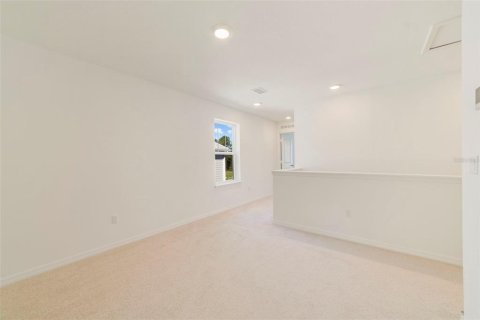Townhouse in Oviedo, Florida 3 bedrooms, 165.74 sq.m. № 2390734 - photo 13