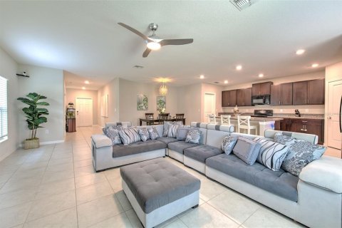 Casa en alquiler en Riverview, Florida, 5 dormitorios, 205.78 m2 № 1913965 - foto 1
