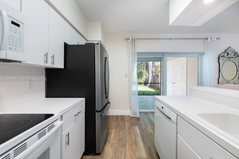 Adosado en alquiler en Pinecrest, Florida, 2 dormitorios, 120.59 m2 № 2030966 - foto 8
