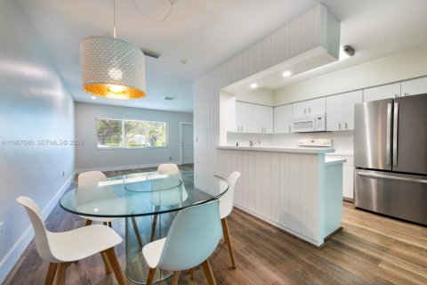 Adosado en alquiler en Pinecrest, Florida, 2 dormitorios, 120.59 m2 № 2030966 - foto 5