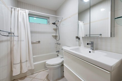 Adosado en alquiler en Pinecrest, Florida, 2 dormitorios, 120.59 m2 № 2030966 - foto 17