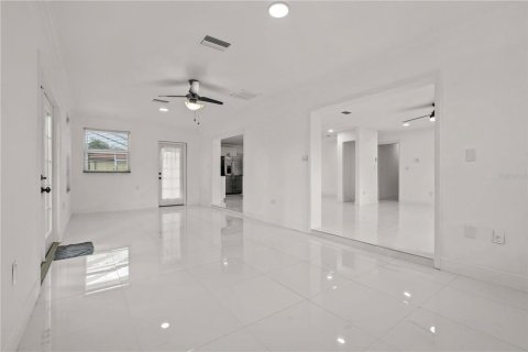House in Lutz, Florida 3 bedrooms, 162.02 sq.m. № 1808271 - photo 13