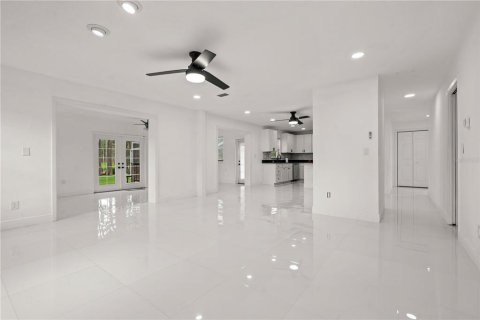 House in Lutz, Florida 3 bedrooms, 162.02 sq.m. № 1808271 - photo 7