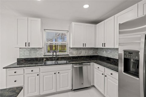 House in Lutz, Florida 3 bedrooms, 162.02 sq.m. № 1808271 - photo 11