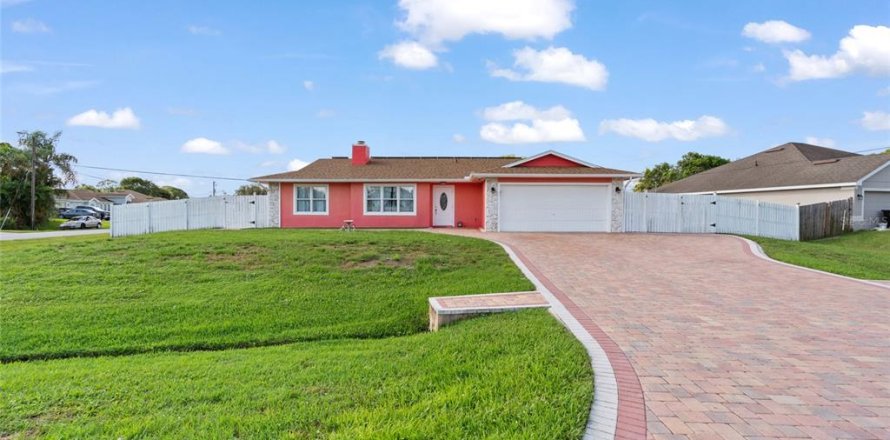 House in Saint Lucie, Florida 3 bedrooms, 134.34 sq.m. № 1827069