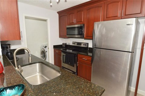 Copropriété à louer à Saint Petersburg, Floride: 2 chambres, 95.5 m2 № 2431674 - photo 7