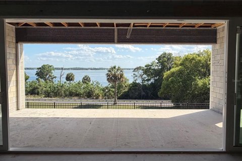 House in Mount Dora, Florida 3 bedrooms, 263.38 sq.m. № 2232230 - photo 4