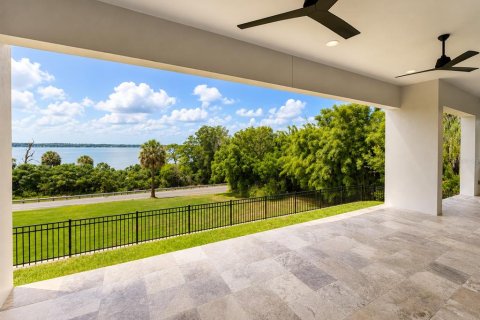 House in Mount Dora, Florida 3 bedrooms, 263.38 sq.m. № 2232230 - photo 2