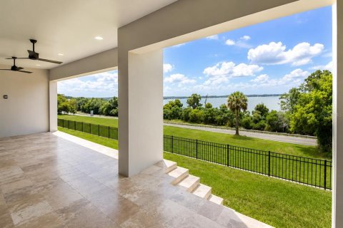 House in Mount Dora, Florida 3 bedrooms, 263.38 sq.m. № 2232230 - photo 3