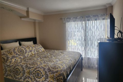 Condominio en venta en Lauderhill, Florida, 2 dormitorios, 94.39 m2 № 2192934 - foto 5