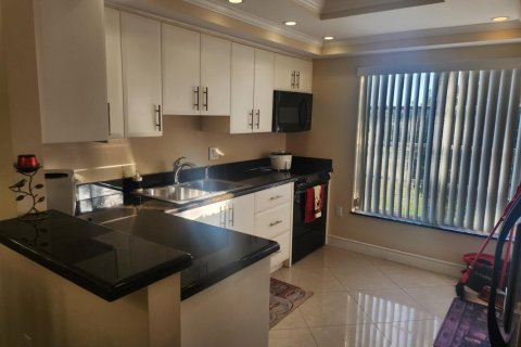 Condominio en venta en Lauderhill, Florida, 2 dormitorios, 94.39 m2 № 2192934 - foto 15