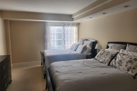 Condominio en venta en Lauderhill, Florida, 2 dormitorios, 94.39 m2 № 2192934 - foto 6