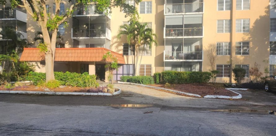 Condominio en Lauderhill, Florida, 2 dormitorios  № 2192934