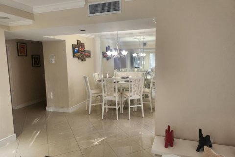 Condominio en venta en Lauderhill, Florida, 2 dormitorios, 94.39 m2 № 2192934 - foto 12