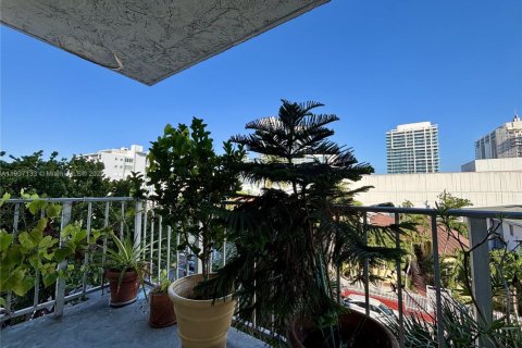 Condominio en venta en Miami Beach, Florida, 1 dormitorio, 84.08 m2 № 2012517 - foto 2